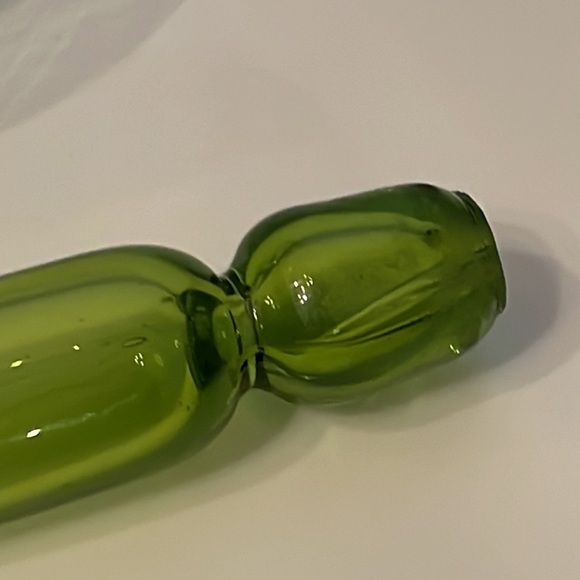 Olive Green glass decanter with flame stopper - Picture 10 of 17